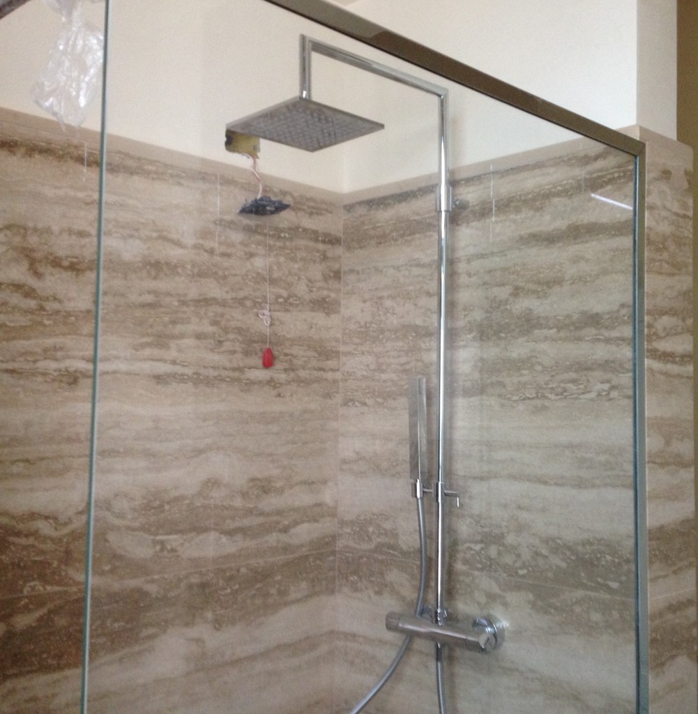rivestimento bagno in travertino