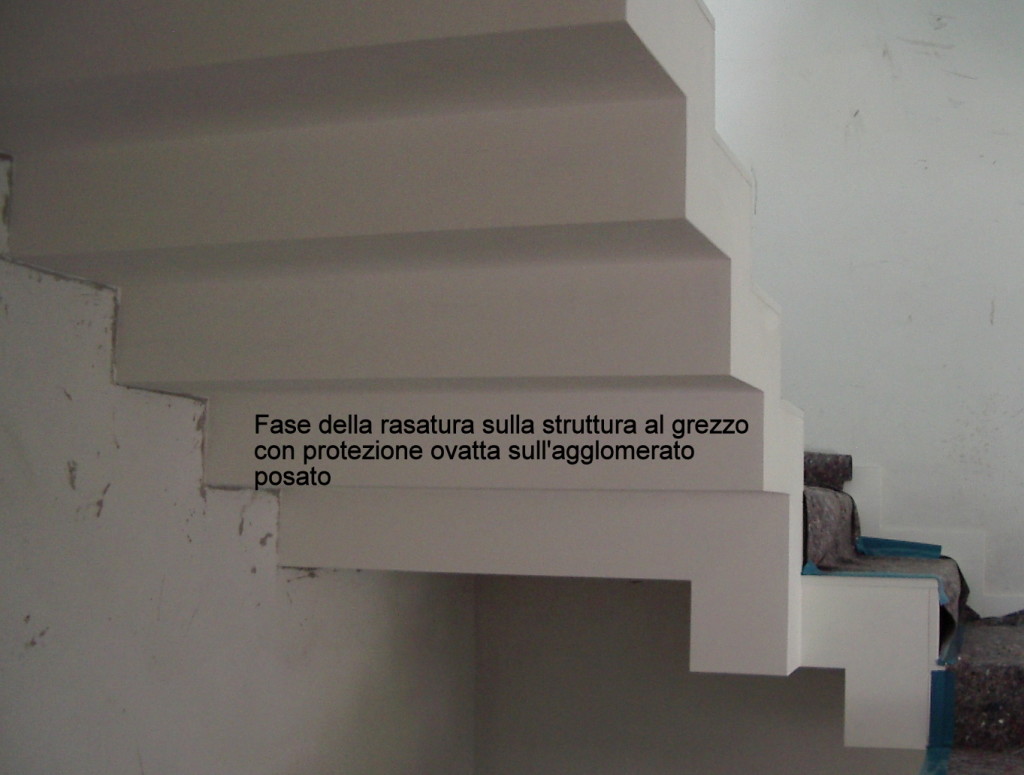 scala in agglomerato di quarzo - lavorazione di rasatura